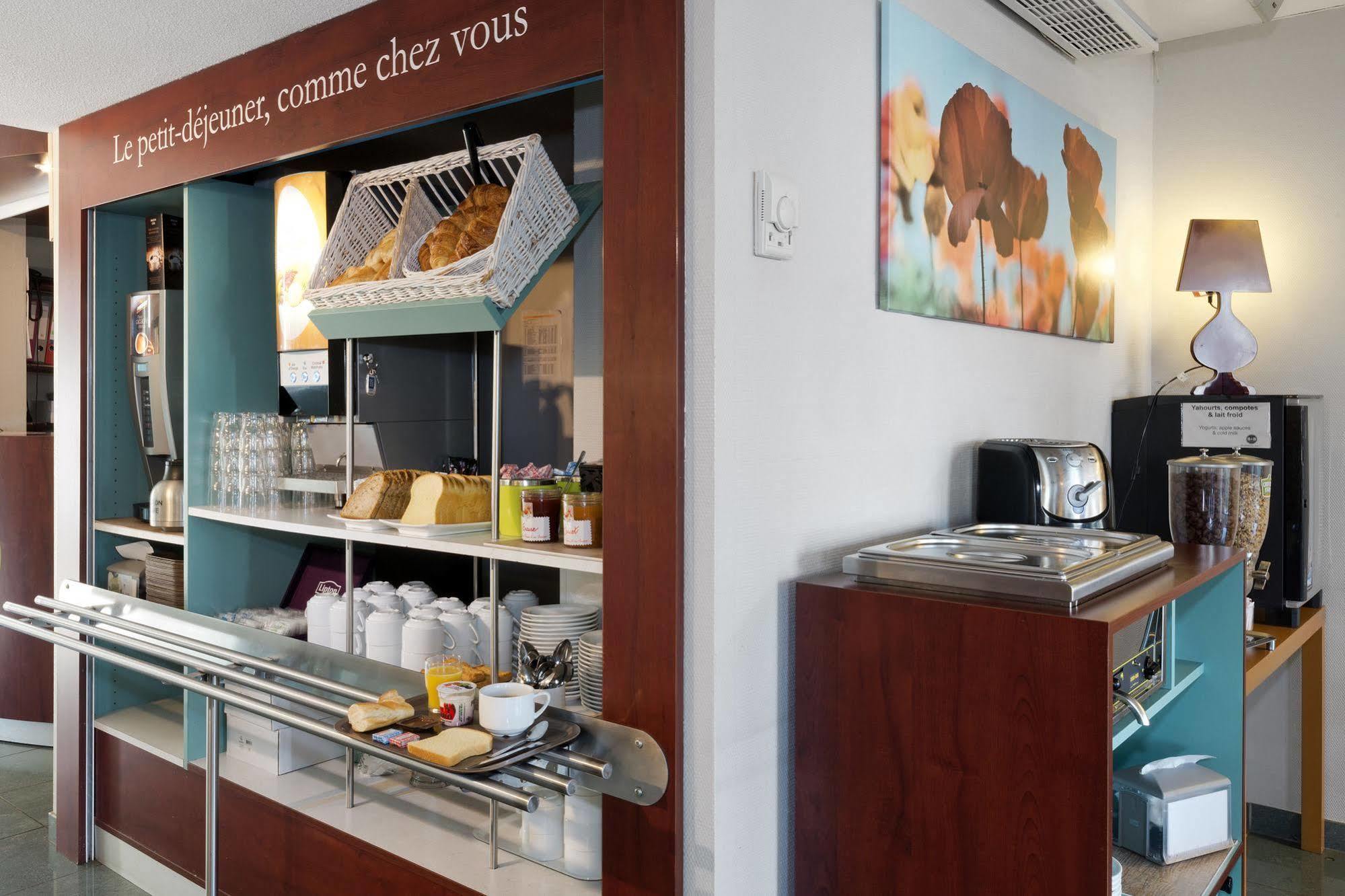 B&B Hotel Laval Change Exterior foto
